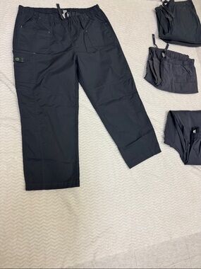 Women's Gray Scrub Pants with Elastic Waist and Multiple Pockets